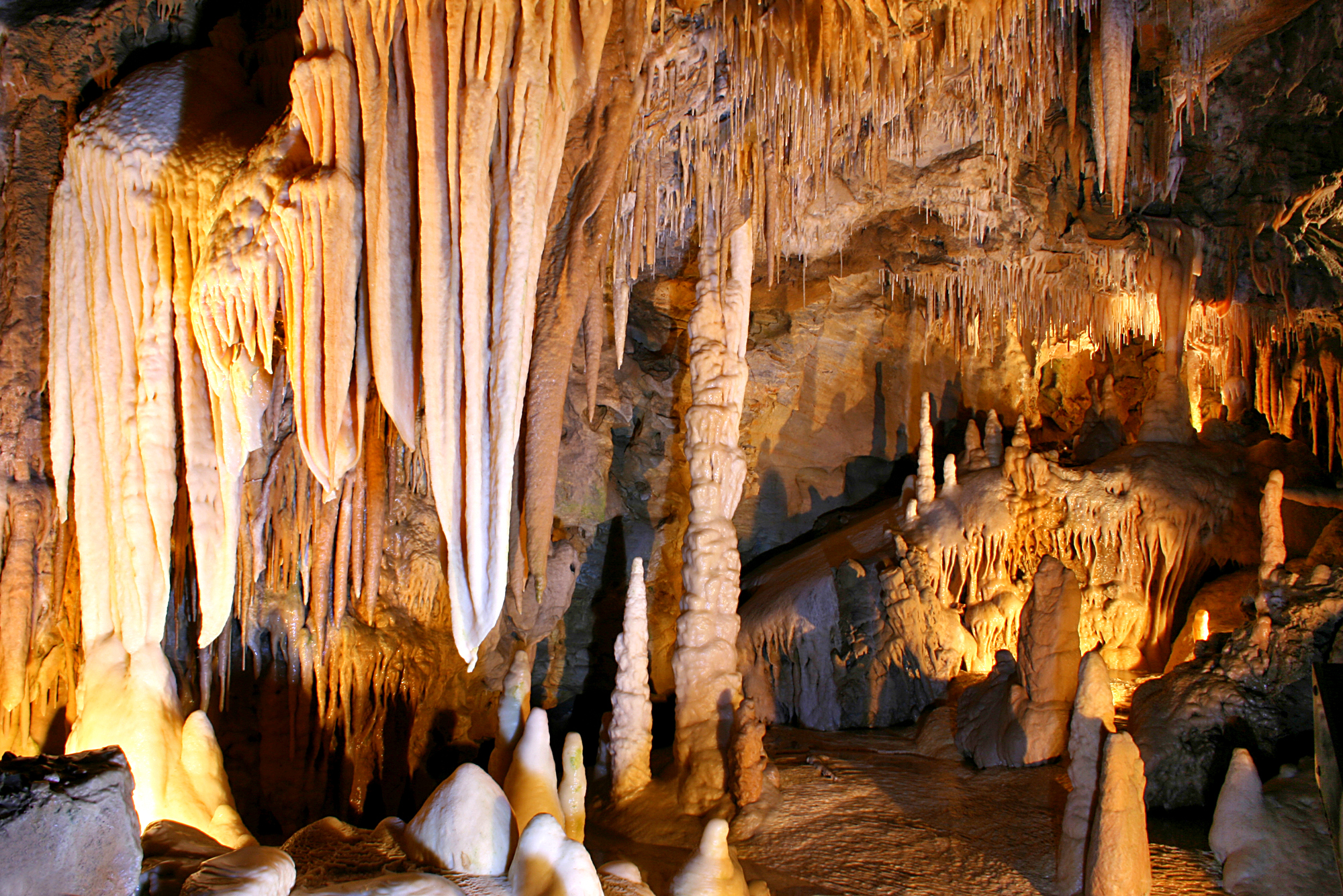 Cave features